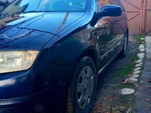 Синий Шкода Фабия, объемом двигателя 1.4 л и пробегом 224 тыс. км за 4000 $, фото 2 на Automoto.ua