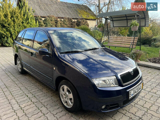 Синий Шкода Фабия, объемом двигателя 1.4 л и пробегом 183 тыс. км за 3700 $, фото 1 на Automoto.ua