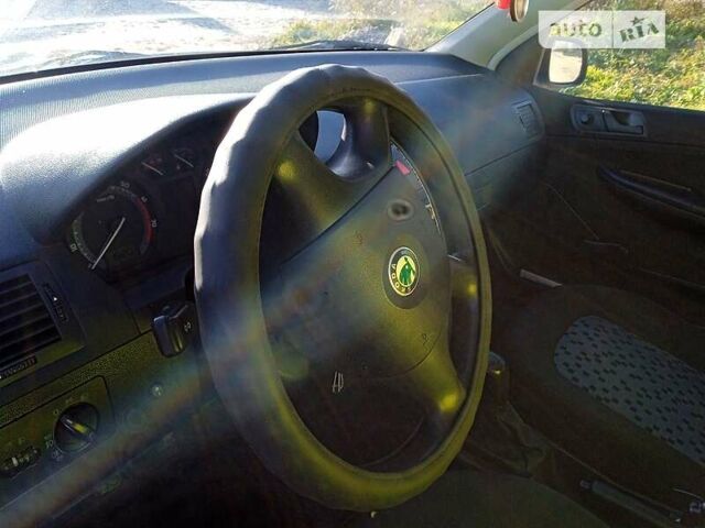 Синій Шкода Фабія, об'ємом двигуна 1.2 л та пробігом 10 тис. км за 2900 $, фото 12 на Automoto.ua