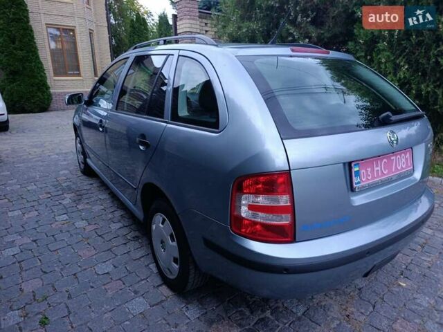 Синий Шкода Фабия, объемом двигателя 1.4 л и пробегом 197 тыс. км за 5500 $, фото 11 на Automoto.ua