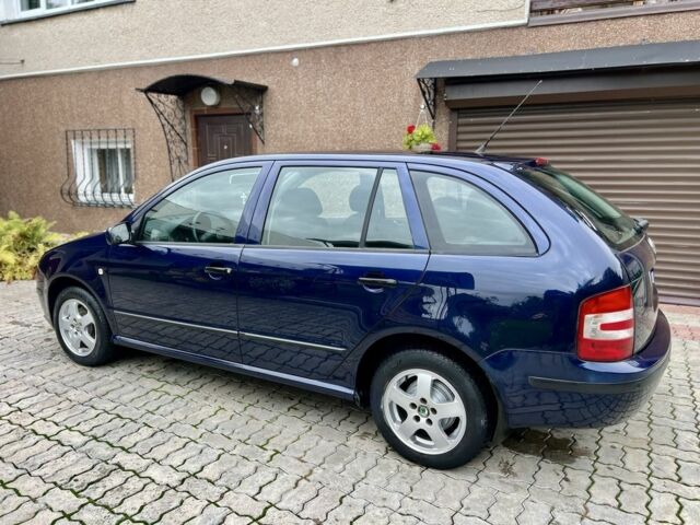 Синій Шкода Фабія, об'ємом двигуна 1.4 л та пробігом 186 тис. км за 3999 $, фото 7 на Automoto.ua