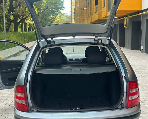 Синій Шкода Фабія, об'ємом двигуна 1.39 л та пробігом 259 тис. км за 3650 $, фото 17 на Automoto.ua