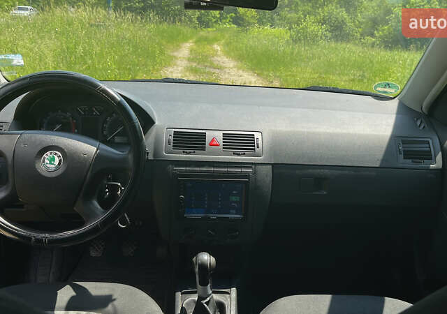Синій Шкода Фабія, об'ємом двигуна 1.2 л та пробігом 230 тис. км за 3600 $, фото 6 на Automoto.ua