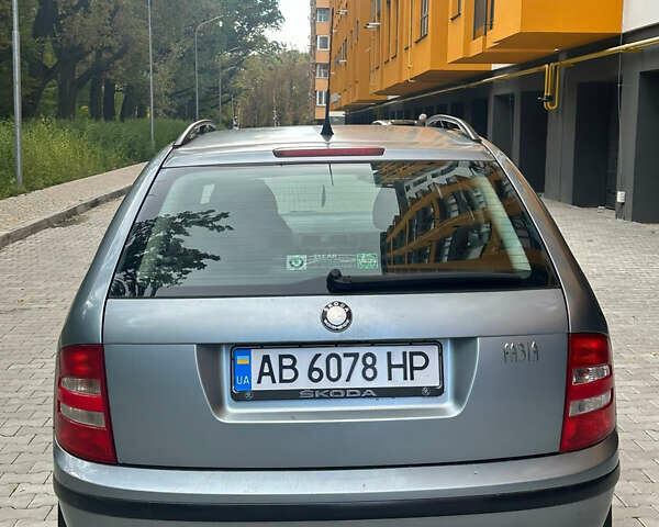 Синій Шкода Фабія, об'ємом двигуна 1.39 л та пробігом 259 тис. км за 3650 $, фото 14 на Automoto.ua