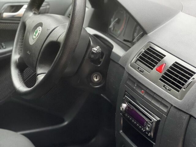 Синій Шкода Фабія, об'ємом двигуна 1.4 л та пробігом 186 тис. км за 3999 $, фото 23 на Automoto.ua