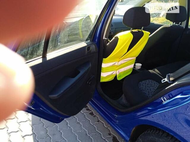 Синій Шкода Фабія, об'ємом двигуна 1.2 л та пробігом 10 тис. км за 2900 $, фото 6 на Automoto.ua