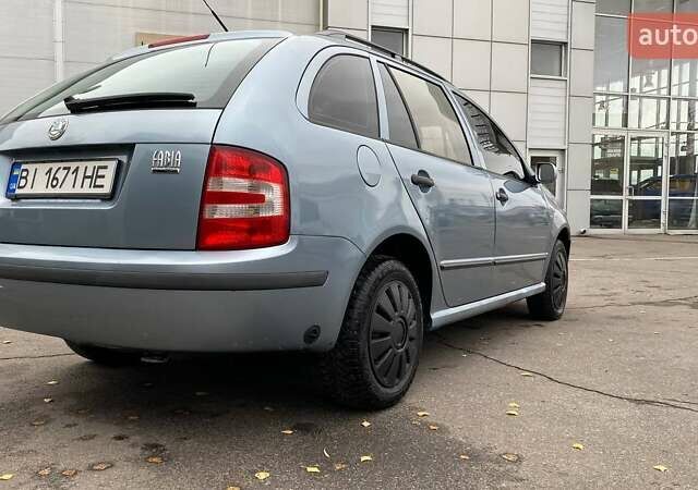 Синий Шкода Фабия, объемом двигателя 1.39 л и пробегом 301 тыс. км за 4100 $, фото 4 на Automoto.ua