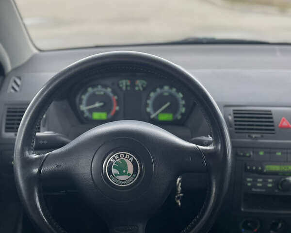 Синий Шкода Фабия, объемом двигателя 1.4 л и пробегом 250 тыс. км за 4500 $, фото 9 на Automoto.ua