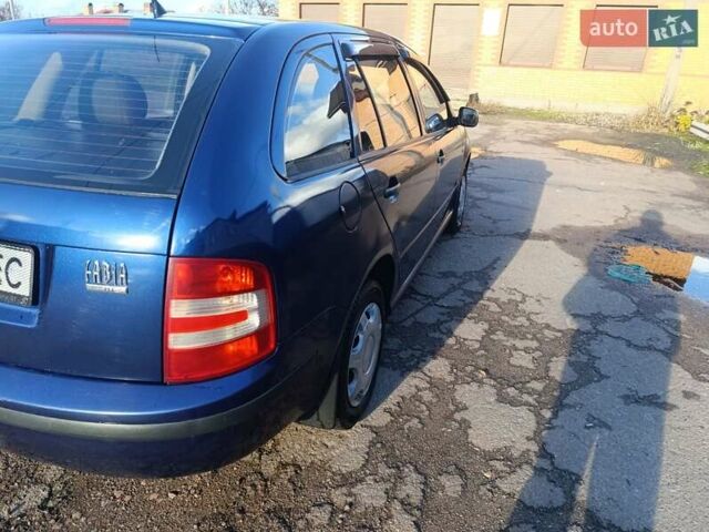 Синий Шкода Фабия, объемом двигателя 1.2 л и пробегом 382 тыс. км за 3799 $, фото 4 на Automoto.ua