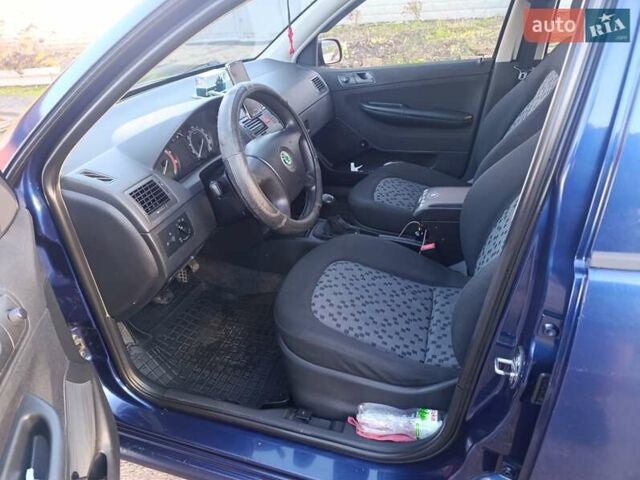 Синий Шкода Фабия, объемом двигателя 1.2 л и пробегом 382 тыс. км за 3799 $, фото 9 на Automoto.ua