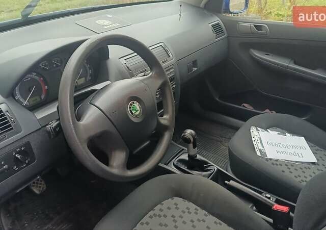 Синий Шкода Фабия, объемом двигателя 1.2 л и пробегом 163 тыс. км за 3600 $, фото 3 на Automoto.ua