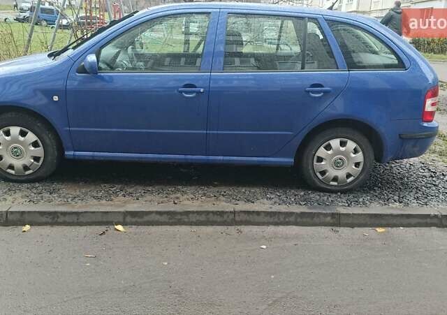 Синий Шкода Фабия, объемом двигателя 1.2 л и пробегом 163 тыс. км за 3600 $, фото 2 на Automoto.ua