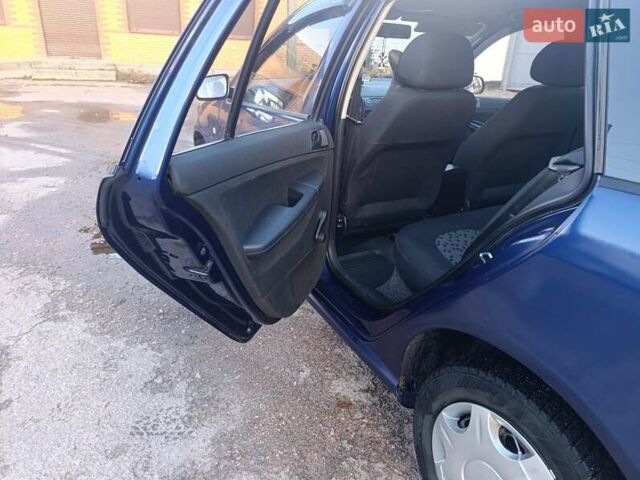 Синий Шкода Фабия, объемом двигателя 1.2 л и пробегом 382 тыс. км за 3799 $, фото 8 на Automoto.ua