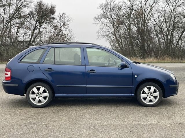 Синій Шкода Фабія, об'ємом двигуна 1.4 л та пробігом 250 тис. км за 4500 $, фото 7 на Automoto.ua