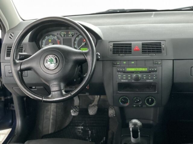 Синій Шкода Фабія, об'ємом двигуна 1.4 л та пробігом 250 тис. км за 4500 $, фото 21 на Automoto.ua