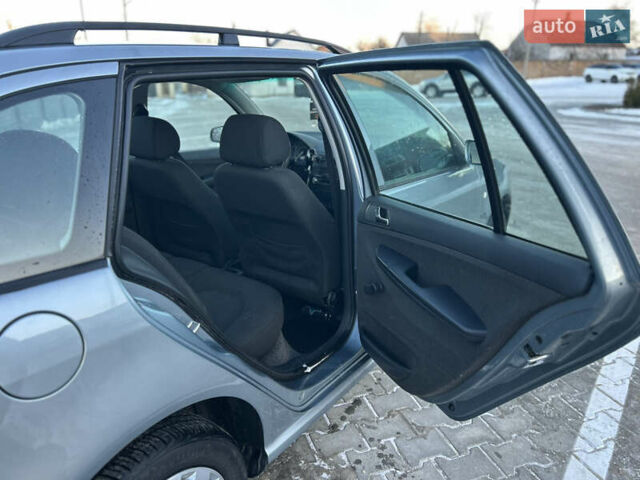 Синий Шкода Фабия, объемом двигателя 1.4 л и пробегом 218 тыс. км за 4250 $, фото 16 на Automoto.ua