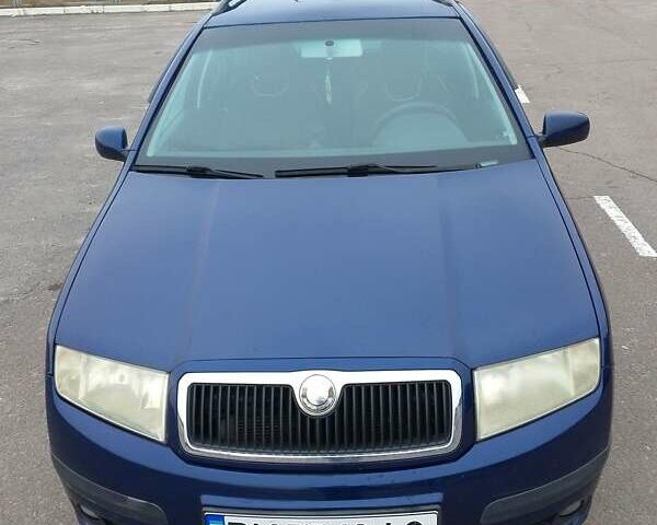 Синий Шкода Фабия, объемом двигателя 1.4 л и пробегом 230 тыс. км за 4250 $, фото 2 на Automoto.ua