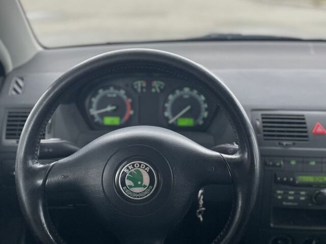 Синій Шкода Фабія, об'ємом двигуна 1.4 л та пробігом 250 тис. км за 4500 $, фото 13 на Automoto.ua