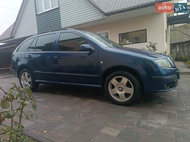 Синій Шкода Фабія, об'ємом двигуна 1.39 л та пробігом 227 тис. км за 5300 $, фото 3 на Automoto.ua