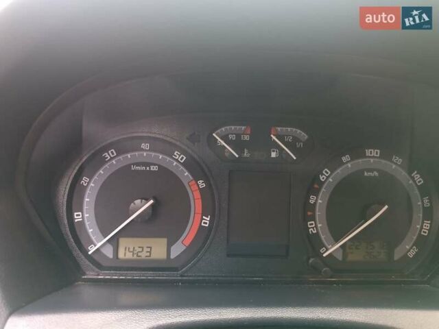Синій Шкода Фабія, об'ємом двигуна 1.39 л та пробігом 227 тис. км за 5300 $, фото 10 на Automoto.ua