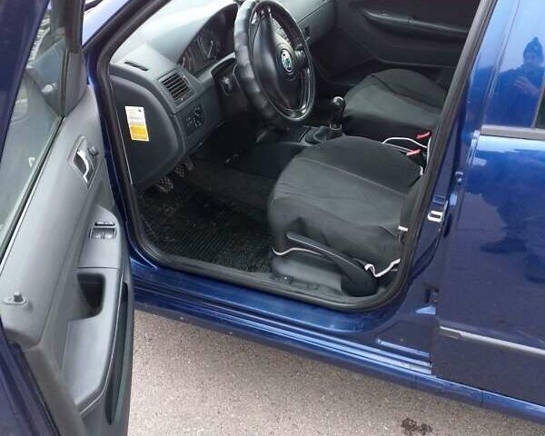 Синий Шкода Фабия, объемом двигателя 1.4 л и пробегом 230 тыс. км за 4250 $, фото 10 на Automoto.ua