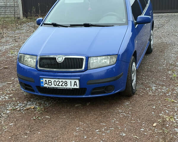 Синий Шкода Фабия, объемом двигателя 1.42 л и пробегом 242 тыс. км за 3850 $, фото 3 на Automoto.ua