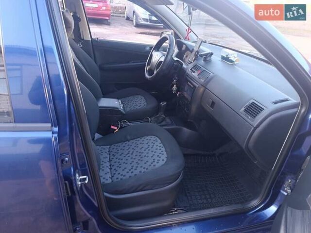 Синий Шкода Фабия, объемом двигателя 1.2 л и пробегом 382 тыс. км за 3799 $, фото 13 на Automoto.ua