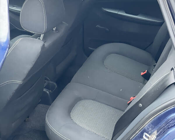 Синий Шкода Фабия, объемом двигателя 1.4 л и пробегом 250 тыс. км за 4500 $, фото 24 на Automoto.ua