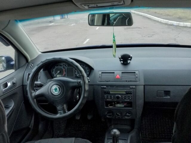 Синий Шкода Фабия, объемом двигателя 1.4 л и пробегом 230 тыс. км за 4250 $, фото 16 на Automoto.ua