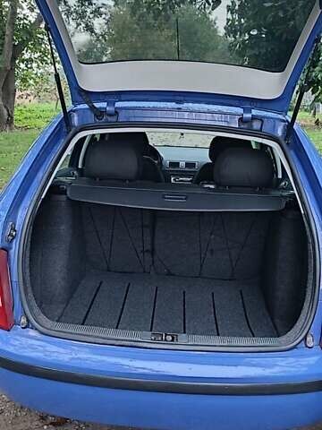 Синий Шкода Фабия, объемом двигателя 1.39 л и пробегом 202 тыс. км за 4600 $, фото 11 на Automoto.ua