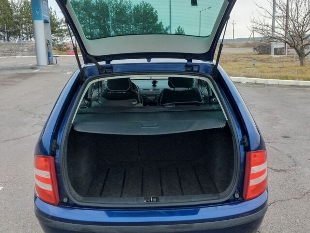 Синий Шкода Фабия, объемом двигателя 1.4 л и пробегом 230 тыс. км за 4250 $, фото 10 на Automoto.ua