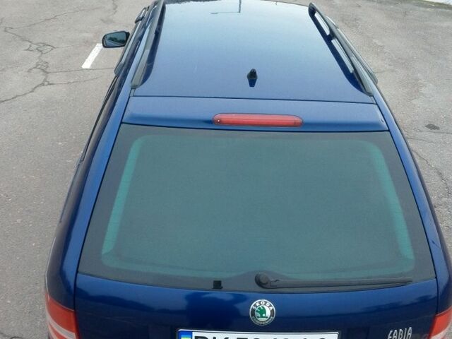 Синий Шкода Фабия, объемом двигателя 1.4 л и пробегом 230 тыс. км за 4250 $, фото 7 на Automoto.ua