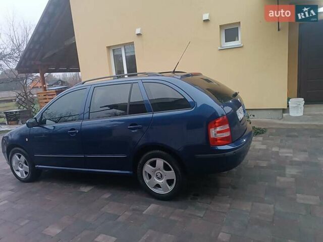 Синій Шкода Фабія, об'ємом двигуна 1.39 л та пробігом 227 тис. км за 5300 $, фото 2 на Automoto.ua