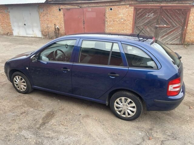 Синий Шкода Фабия, объемом двигателя 1.4 л и пробегом 330 тыс. км за 3999 $, фото 3 на Automoto.ua