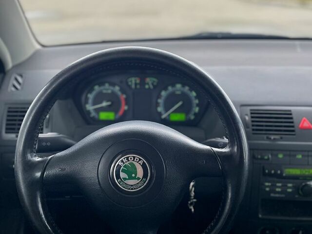 Синій Шкода Фабія, об'ємом двигуна 1.4 л та пробігом 250 тис. км за 4500 $, фото 12 на Automoto.ua