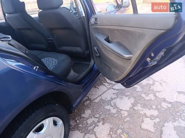 Синий Шкода Фабия, объемом двигателя 1.2 л и пробегом 382 тыс. км за 3799 $, фото 12 на Automoto.ua