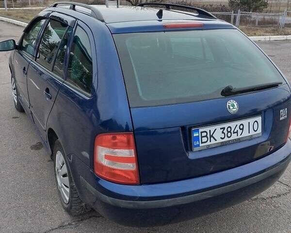 Синий Шкода Фабия, объемом двигателя 1.4 л и пробегом 230 тыс. км за 4250 $, фото 5 на Automoto.ua
