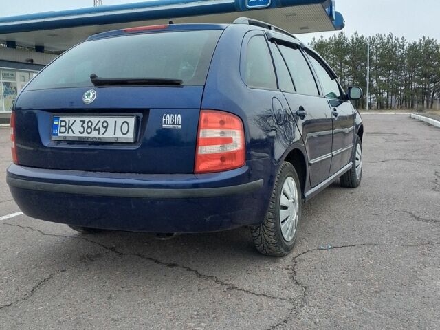 Синий Шкода Фабия, объемом двигателя 1.4 л и пробегом 230 тыс. км за 4250 $, фото 8 на Automoto.ua
