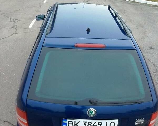 Синий Шкода Фабия, объемом двигателя 1.4 л и пробегом 230 тыс. км за 4250 $, фото 6 на Automoto.ua