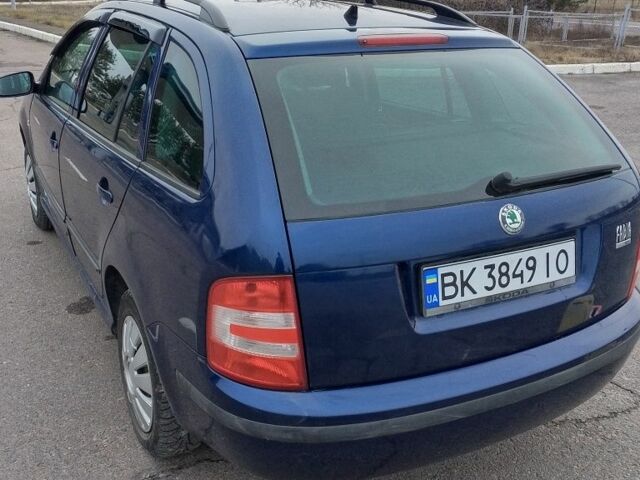 Синий Шкода Фабия, объемом двигателя 1.4 л и пробегом 230 тыс. км за 4250 $, фото 6 на Automoto.ua