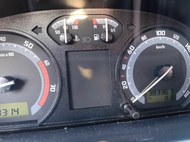 Синий Шкода Фабия, объемом двигателя 1.2 л и пробегом 338 тыс. км за 1500 $, фото 20 на Automoto.ua