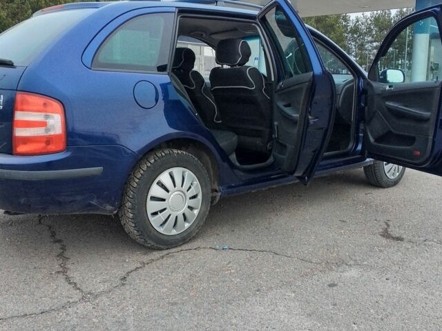 Синий Шкода Фабия, объемом двигателя 1.4 л и пробегом 230 тыс. км за 4250 $, фото 13 на Automoto.ua