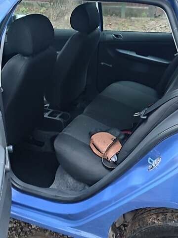 Синий Шкода Фабия, объемом двигателя 1.39 л и пробегом 202 тыс. км за 4600 $, фото 4 на Automoto.ua