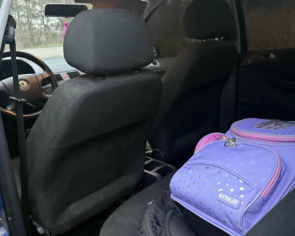 Синий Шкода Фабия, объемом двигателя 1.42 л и пробегом 242 тыс. км за 3850 $, фото 9 на Automoto.ua