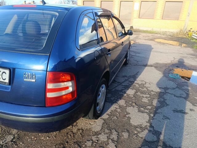 Синий Шкода Фабия, объемом двигателя 1.2 л и пробегом 338 тыс. км за 1500 $, фото 4 на Automoto.ua