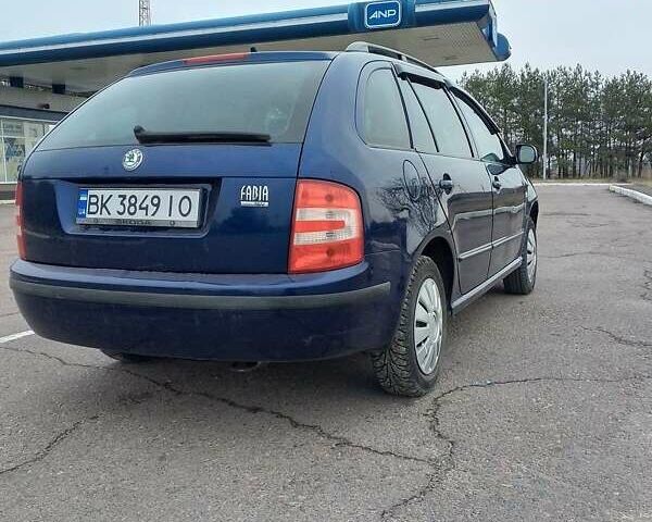 Синий Шкода Фабия, объемом двигателя 1.4 л и пробегом 230 тыс. км за 4250 $, фото 7 на Automoto.ua