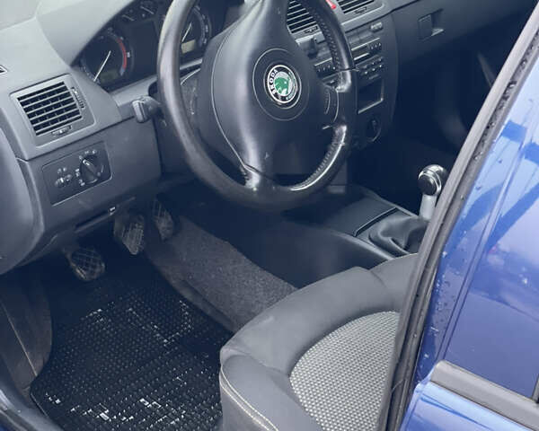 Синий Шкода Фабия, объемом двигателя 1.4 л и пробегом 250 тыс. км за 4500 $, фото 25 на Automoto.ua