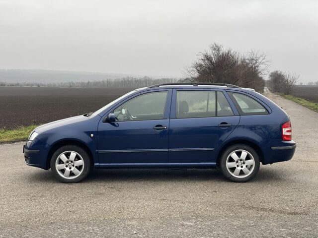 Синій Шкода Фабія, об'ємом двигуна 1.4 л та пробігом 250 тис. км за 4500 $, фото 4 на Automoto.ua