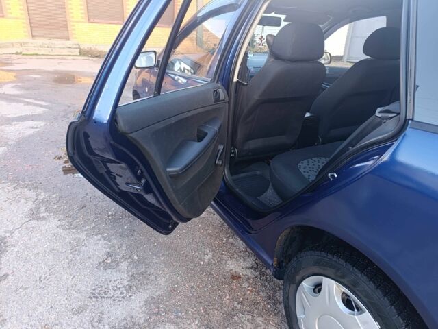 Синий Шкода Фабия, объемом двигателя 1.2 л и пробегом 338 тыс. км за 1500 $, фото 9 на Automoto.ua