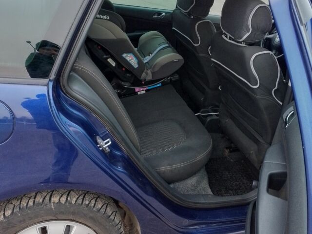 Синий Шкода Фабия, объемом двигателя 1.4 л и пробегом 230 тыс. км за 4250 $, фото 14 на Automoto.ua